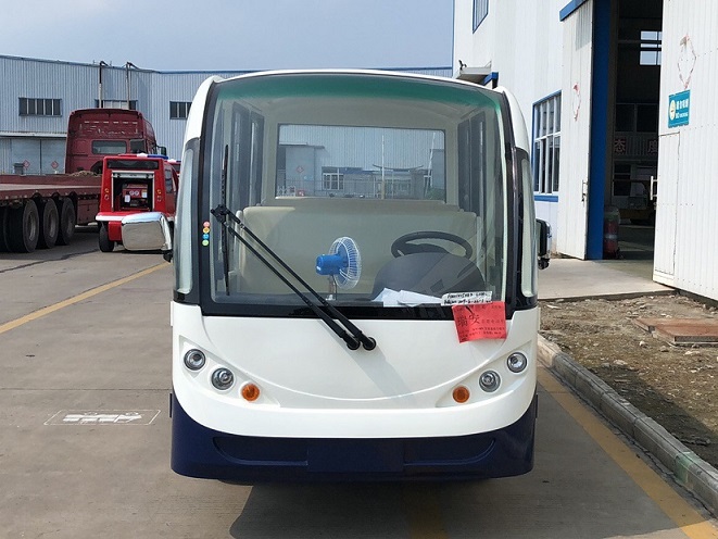 藍白色14座封閉電動觀光車